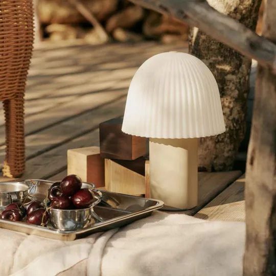 Ferm Living Frill Portable Tischleuchte LED