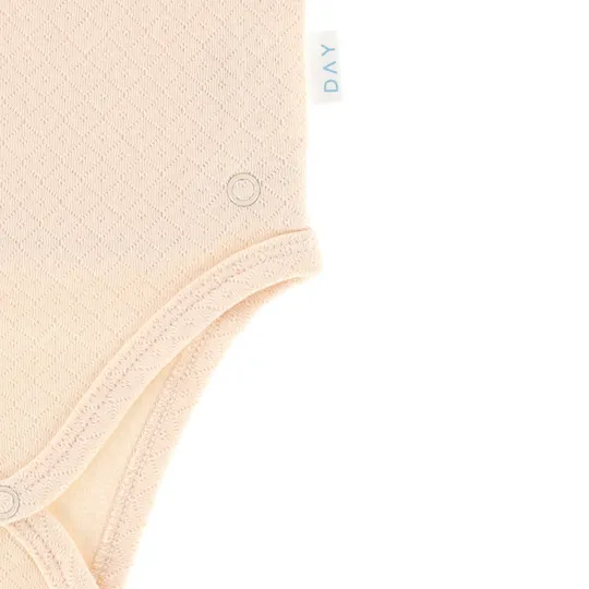 DAY Wickelbody Kurzarm und Rundkragen - Apricot