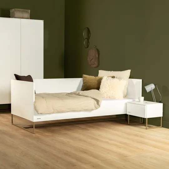 Kidsmill Intense II Kinderzimmer Weiß / Messing patiniert | Schlafsofa 90 x 200 cm + Schreibtisch
