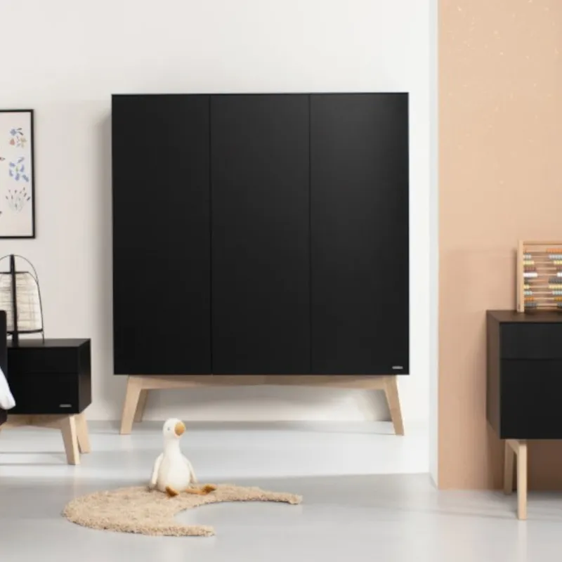 Kidsmill Sixties Kleiderschrank 3-türig Mattschwarz / Natur