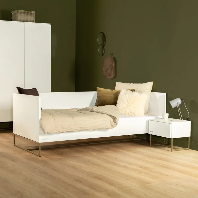 Kidsmill Intense II Kinderzimmer Weiß / Messing patiniert | Schlafsofa 90 x 200 cm + Schreibtisch